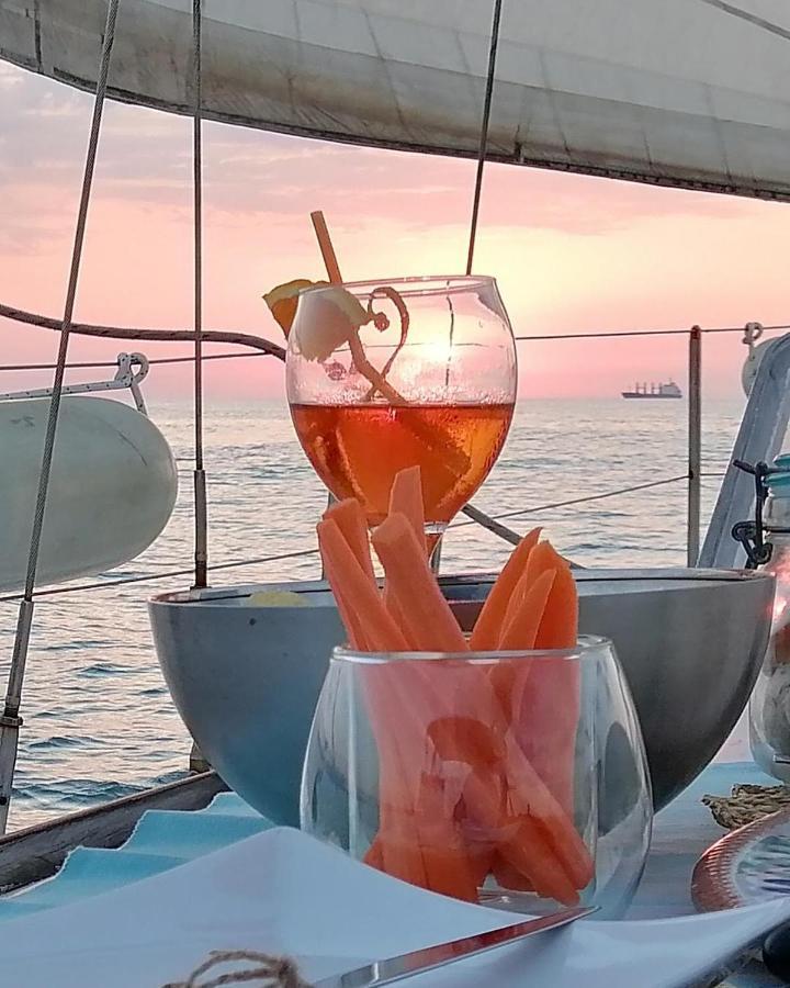 La Tua Stanza A Vela Sul Mare Hotell Bari Eksteriør bilde